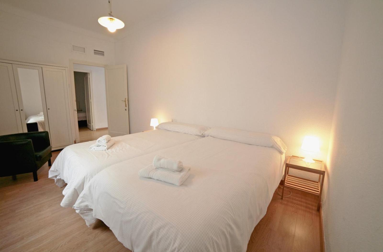 Apartamentos Bahia อาลิกันเต ภายนอก รูปภาพ